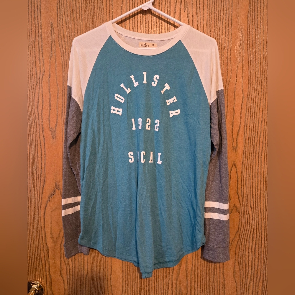 Women's Hollister So Cal Long Sleeve Baseball Raglan Tee, Teal/Gray, Size Medium